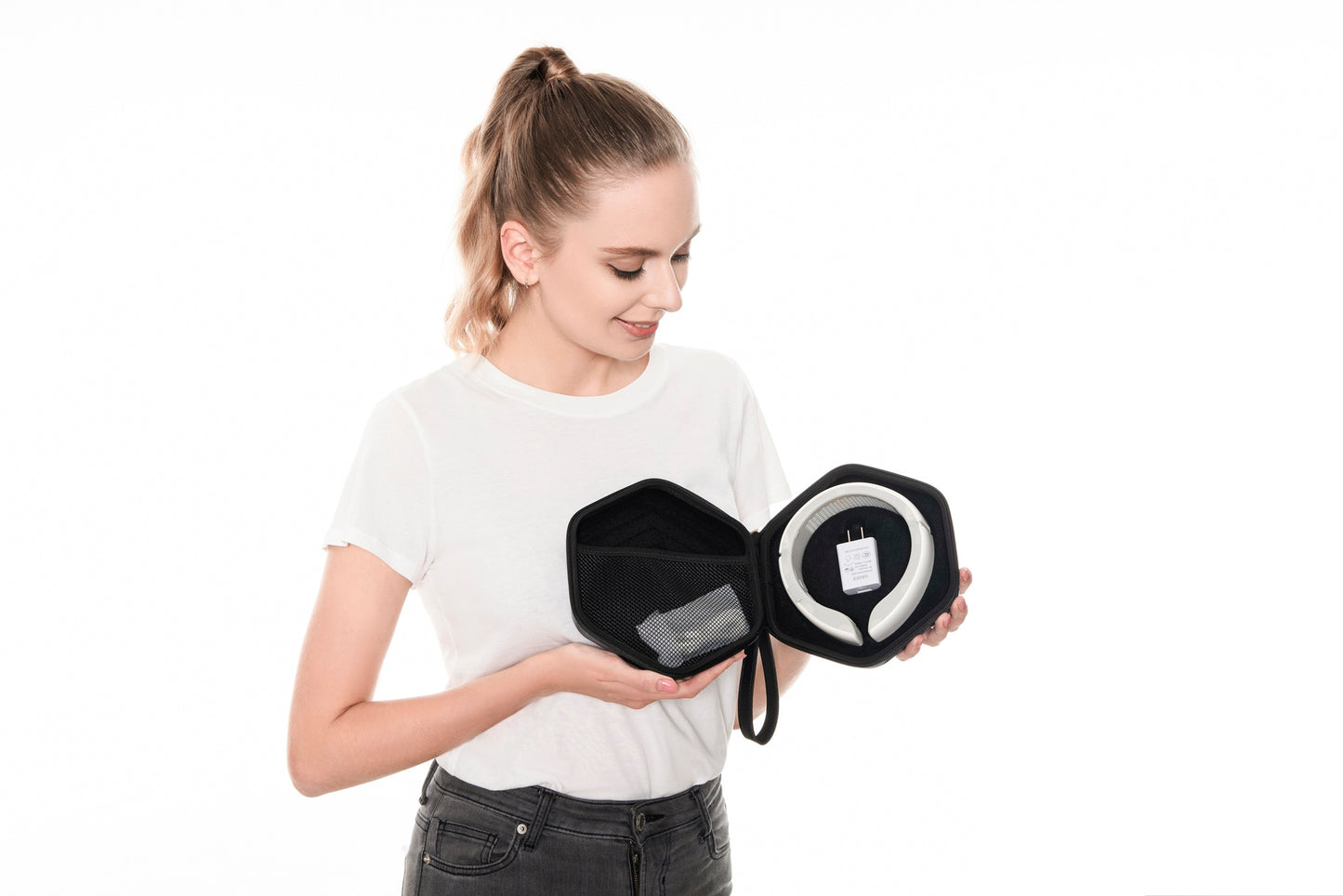 Pure Graphene Far-Infrared Neck Care Set - Designed for Neck, Shoulder and Cervical Spine Care - Wireless Charging - Portable - White